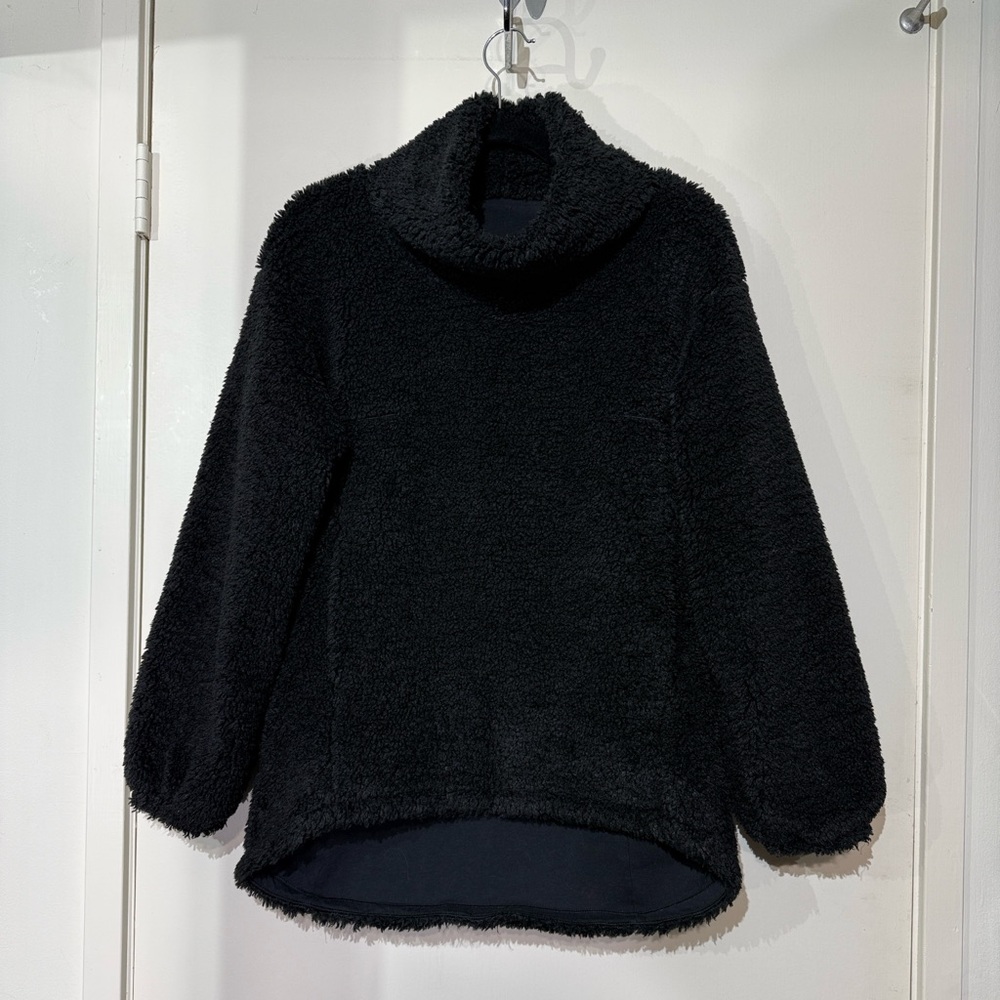 Lululemon Cozy Black Sherpa Turtleneck Sweater Hi Low with Drawstring Hem Size 4